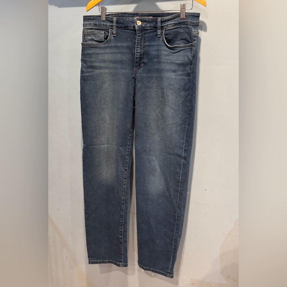 Joe’s Women’s Straight Leg Medium Wash‎ Jeans Size 30